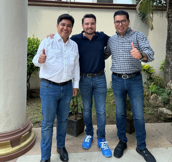 Marco Valencia y Néstor Camarillo