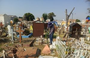 Gobierno de la Ciudad exhorta a prevenir golpes de calor durante las visitas a panteones en Día de Muertos