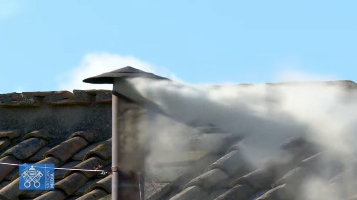 Humo blanco Vaticano Papa
