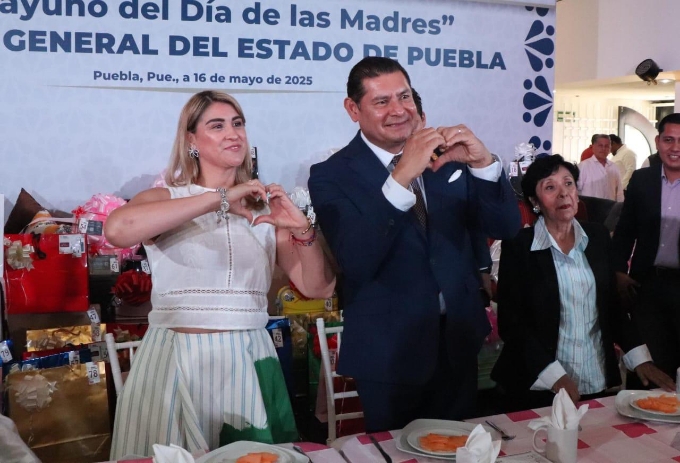 Alejandro Armenta e Idamis Pastor