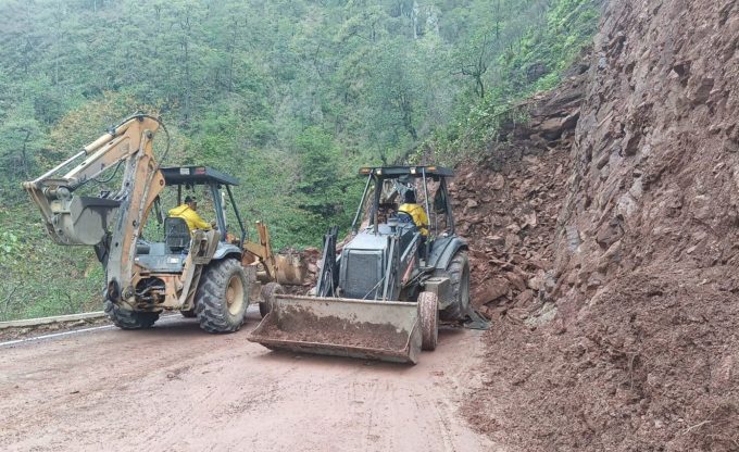 FOTOS COMUNICADO INFRA 21062025-ATENCIÓN A DESLAVES EN SIERRA NORTE (1)