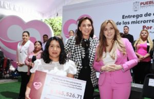 Sin distingo, SEDIF beneficia habitantes de Puebla capital