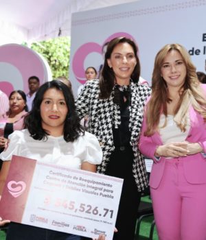 Sin distingo, SEDIF beneficia habitantes de Puebla capital