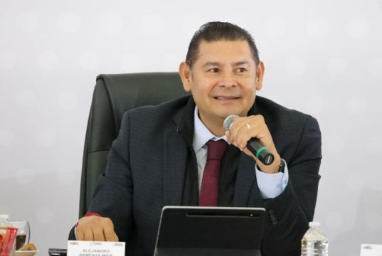 Armenta defiende Paseo de los Campeones; promete mejorar movilidad