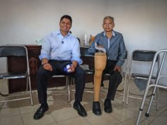 Cumple Omar Muñoz promesa de donar mensualmente la mitad de su salario