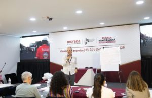 Pepe Chedraui participa en arranque de la Escuela Municipalista de Morena