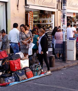 Canaco pide frenar ambulantaje en venta de útiles escolares