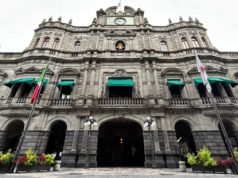 Karuzo levanta plantón y acuerda mesa resolutiva con Ayuntamiento de Puebla