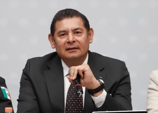 Armenta pide más presidentas municipales en Puebla para el 2027