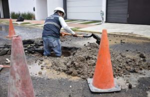 Refuerza Agua de Puebla reparación de fugas de agua potable, ante el aumento de presión en tuberías