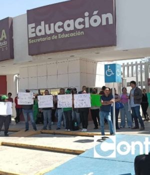Docentes de Telebachilleratos toman la SEP por adeudos salariales (Video)