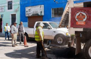 Supervisa Pepe Chedraui trabajos campaña “Bacheando Puebla” en colonia Barrio de Analco