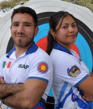 Destacan estudiantes BUAP en competencia internacional de tiro con arco