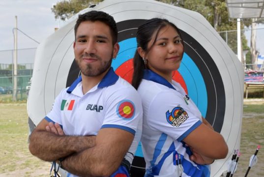 Destacan estudiantes BUAP en competencia internacional de tiro con arco
