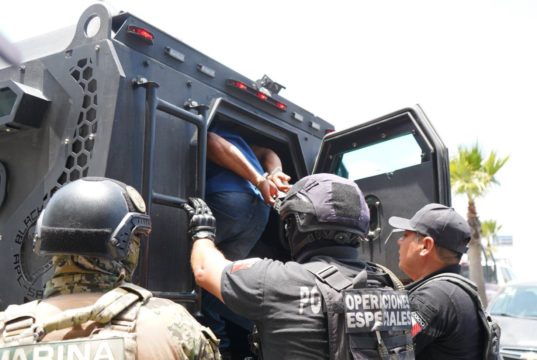 SEMAR, SSP y FGE realizan traslado de “El Bukanas” al penal de Tepexi