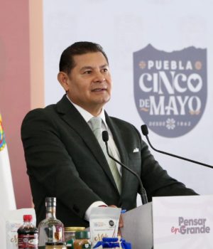 Armenta elogia a Ana Laura Altamirano y dice que no quiere dejarla ir del gabinete