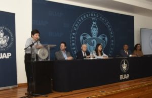 Entrega BUAP constancias de capacitación a servidores públicos