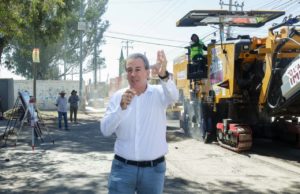Supervisa Pepe Chedraui intervención del Tren Capitalino de Pavimentación en la colonia Vicente Guerrero