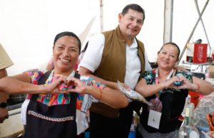 Convivencia y cercanía del Gobernador Armenta Mier en la Feria de Puebla