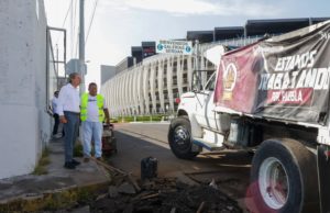 Verifica Pepe Chedraui trabajos de bacheo para mejorar la movilidad en la capital