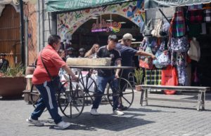 Refuerza gobierno de Pepe Chedraui el orden y la movilidad en la Calle de los Dulces