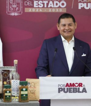 Armenta va por la sustitución de mototaxis con autos eléctricos Olinia