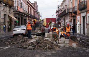 Realiza gobierno de Pepe Chedraui trabajos de bacheo en el Centro Histórico
