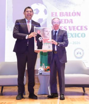 Gobierno de Puebla y José Ramón Fernández proyectan legado mundialista de México