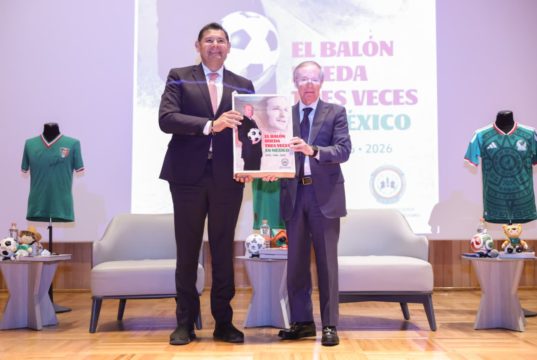 Gobierno de Puebla y José Ramón Fernández proyectan legado mundialista de México