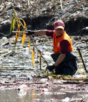 Promueve Gobierno de Pepe Chedraui limpieza y disposición adecuada de residuos para prevenir inundaciones