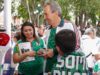Pepe Chedraui se reúne con poblanas y poblanos en Megaintercambio de Estampas Mundialistas