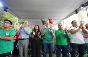 Convive Pepe Chedraui con poblanas y poblanos en la inauguración de la Copa del Mundo 2026
