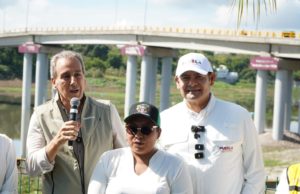 Supervisan Armenta y Chedraui Puente Vehicular de la Transformación