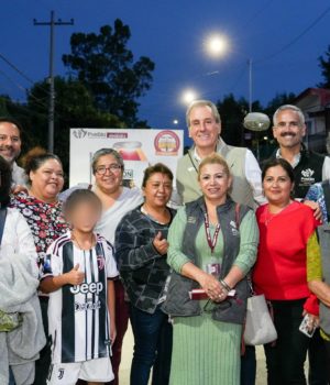 Lleva Pepe Chedraui alumbrado LED a la colonia 10 de Mayo con Puebla Brilla