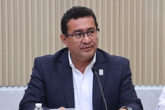 Pável Gaspar pide a Lupita Bárcenas privilegiar a los ciudadanos, tras su boda con marino
