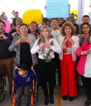 Encabeza Ceci Arellano jornada del SEDIF en beneficio de familias de Santo Tomás Hueyotlipan