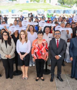 Gobierno Estatal cumple compromiso y entrega nuevas unidades a transportistas; impulsa movilidad segura