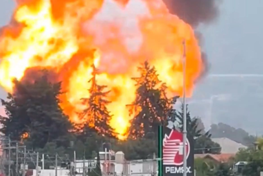 Había 6 pipas en explosión de Tepeaca con capacidad 40 mil litros de gas LP robado; una sigue ardiendo: PC