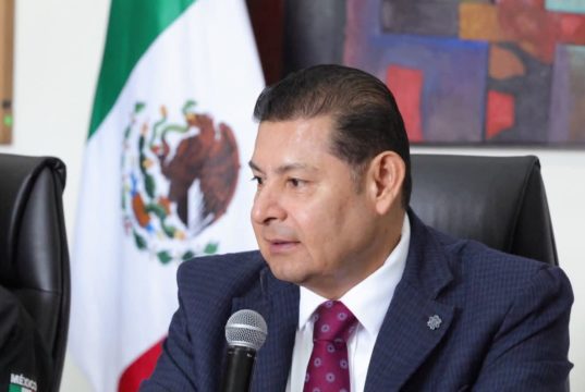 Armenta garantiza reubicación para alumnos de la Academia Militarizada