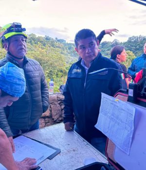 Reanudan búsqueda en Gruta de Chichicazapa; ocho equipos rastrean a tres desaparecidos