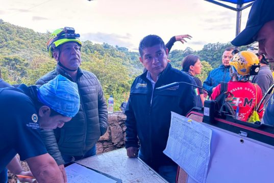 Reanudan búsqueda en Gruta de Chichicazapa; ocho equipos rastrean a tres desaparecidos