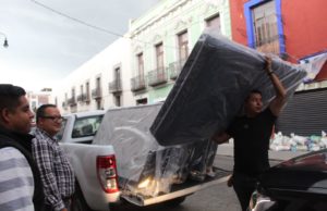 Continúa gobierno Pepe Chedraui con la entrega de enseres a personas damnificadas