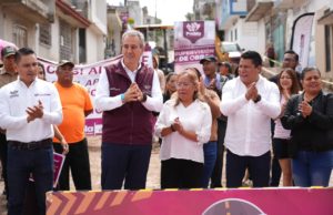 Supervisa Pepe Chedraui trabajos de pavimentación en la Junta Auxiliar Santo Tomás Chautla