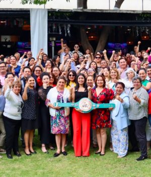 Gaby “La Bonita” fortalece vínculo con docentes de la Sección 23 del SNTE