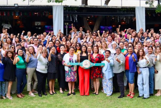 Gaby “La Bonita” fortalece vínculo con docentes de la Sección 23 del SNTE