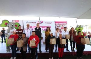 A través del DIF Puebla Capital, entrega Pepe Chedraui más de 4 mil despensas en La Resurrección