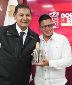 Agave poblano consolida liderazgo agroindustrial de Puebla en mercados mundiales