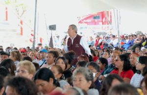 Pepe Chedraui entrega más de 10 mil despensas del programa “Alimentación Imparable” en la Laguna de Chapulco