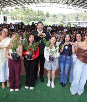 Gobierno del Estado transforma en grande con obra comunitaria y justicia energética