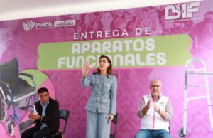 Entrega MariElise Budib 60 aparatos funcionales a personas con discapacidad en Puebla Capital
